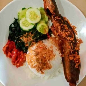 Nasi Ikan Lele Goreng